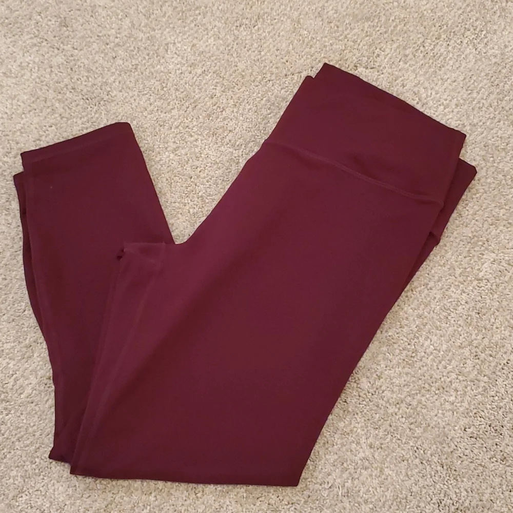 NWT Fabletics High Wasted Powerholds 7/8 - Picture 3 of 4
